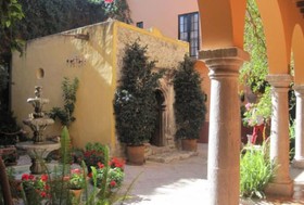 Antigua Capilla Bed and Breakfast