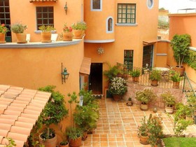 Casa Frida B and B