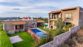 Grand Las Nubes by Inmense