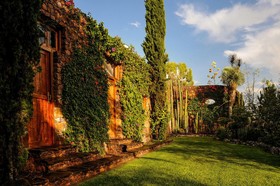 Nirvana Restaurant And Retreat