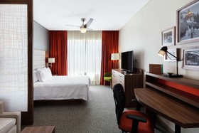 Fiesta Inn Suites Aeropuerto del Bajío Silao