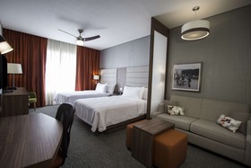 Fiesta Inn Suites Aeropuerto del Bajío Silao