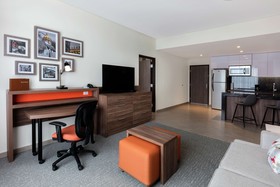 Fiesta Inn Suites Aeropuerto del Bajío Silao