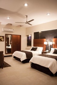 Hotel Ecce Inn