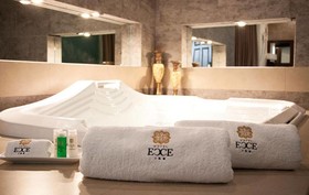 Hotel Ecce Inn