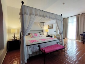 Guaycura Boutique Hotel, Beach Club & Spa