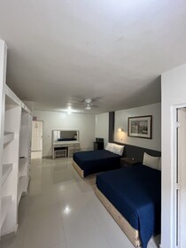 Bed Bed Hotel
