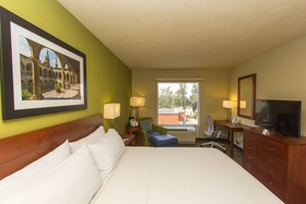 Holiday Inn Express Guadalajara Aeropuerto