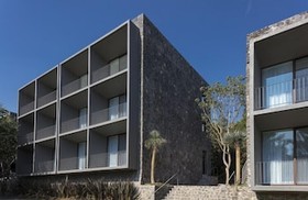 Hotel Huayacán
