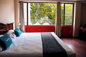 Ayenda Suites Cuija