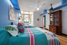 Casa Itzae B&B-Lincoln Park