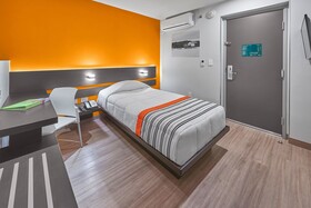 City Express Junior CDMX Sullivan