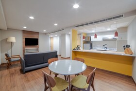City Express Suites by Marriott Ciudad de México Anzures