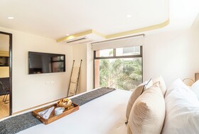 Grand Chapultepec by Kukun