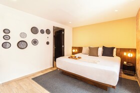 Grand Chapultepec by Kukun