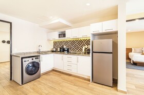 Grand Chapultepec by Kukun