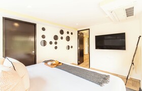 Grand Chapultepec by Kukun