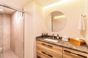 Grand Chapultepec by Kukun