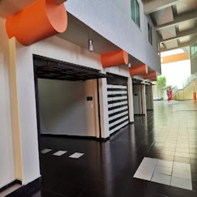 Hm Hotel Y Suites Plaza