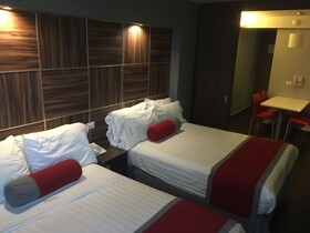 Hotel Block Suites