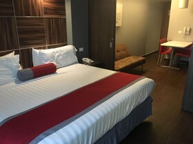 Hotel Block Suites