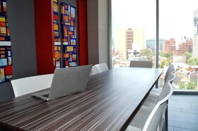 Hotel Block Suites