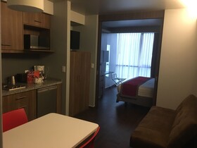 Hotel Block Suites