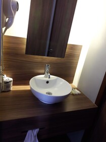 Hotel Block Suites