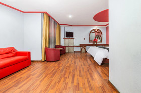 Hotel Estrella de Oriente by OYO Rooms
