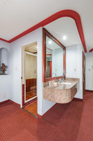 Hotel Estrella de Oriente by OYO Rooms