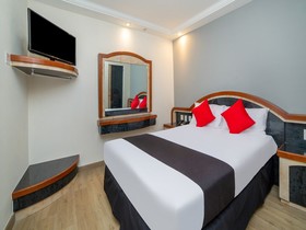 Hotel Monarca