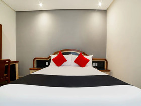 Hotel Monarca