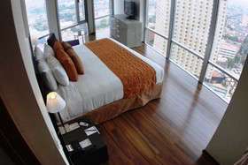 Plaza Suites