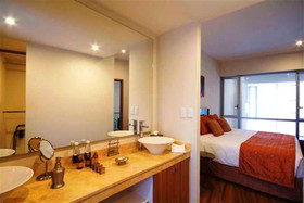 Plaza Suites