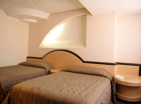 Porto Novo Hotel & Suites