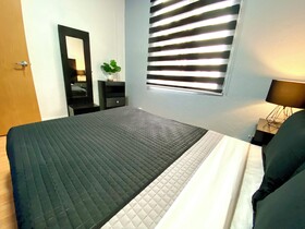 Roomies Hotel World Trade Center