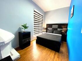 Roomies Hotel World Trade Center