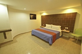 First Inn Hotel & Business