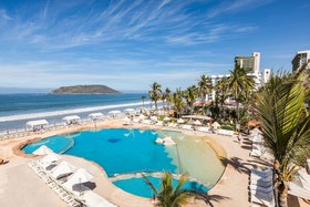 Santa Fe Oceansuites at Costa de Oro
