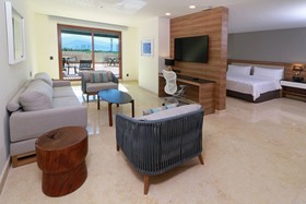 Holiday Inn & Suites Puerto Vallarta Marina & Golf
