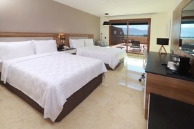 Holiday Inn & Suites Puerto Vallarta Marina & Golf