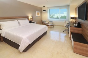 Holiday Inn & Suites Puerto Vallarta Marina & Golf