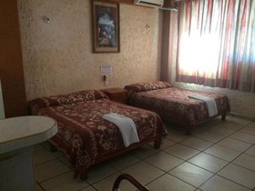 Hotel y Bungalows Olivares