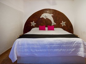 Nuestra Casa-Sai (Pet Friendly Hotel & Beach Club)