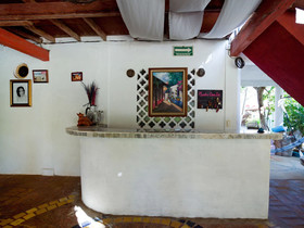 Nuestra Casa-Sai (Pet Friendly Hotel & Beach Club)