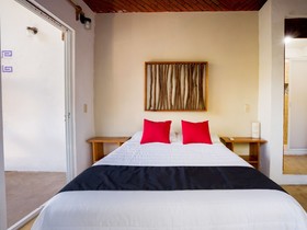 Nuestra Casa-Sai (Pet Friendly Hotel & Beach Club)