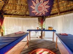 Nuestra Casa-Sai (Pet Friendly Hotel & Beach Club)