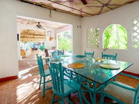 Nuestra Casa-Sai (Pet Friendly Hotel & Beach Club)