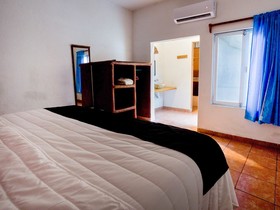 Nuestra Casa-Sai (Pet Friendly Hotel & Beach Club)