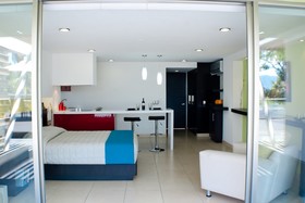 Ramada by Wyndham Acapulco Hotel & Suites